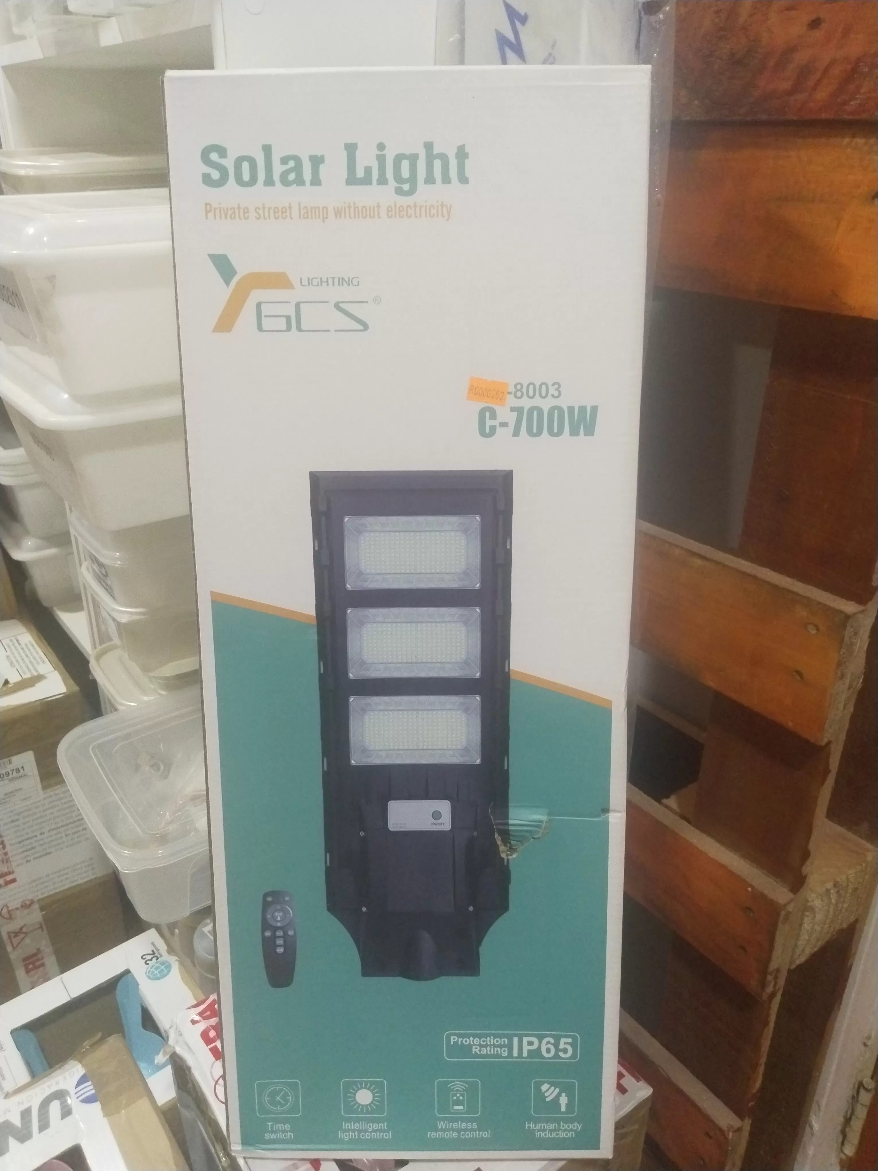 Foco solar con soporte 700w Ip65 control remoto