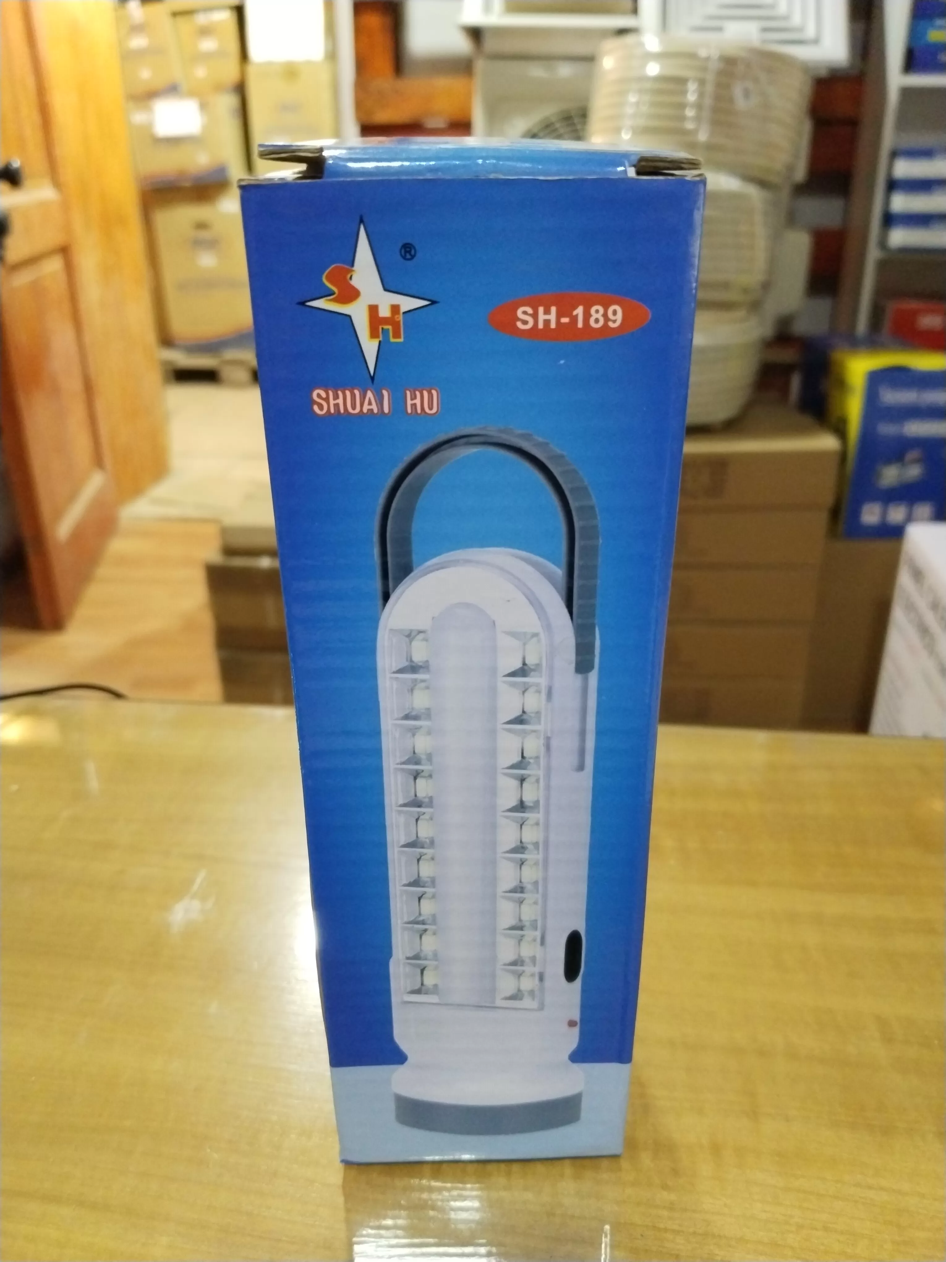 Lámpara linterna recargable solar y pila 3 xAA
